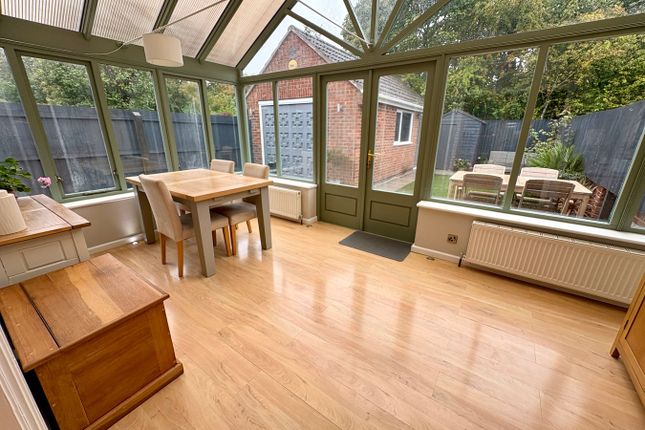 8, Uppingham Drive, Leicester photo 4