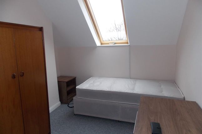 Room to rent in Room 4, 324A Beverley Road, Hull