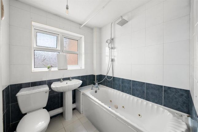 9, Paddington Close, Hayes photo 5