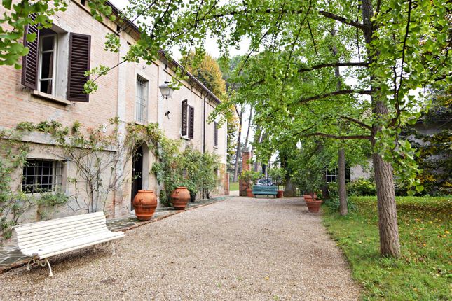 Villa for sale in Via Emilia Interna, Imola, Bologna, Emilia-Romagna, Italy