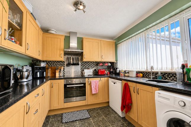 49, Pillar Avenue, Brixham photo 3