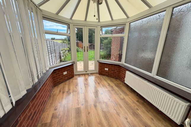 28, Jeffrey Avenue, Wolverhampton photo 4