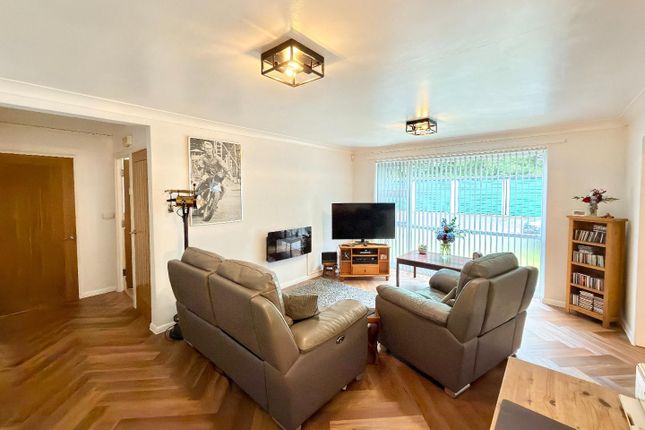 Flat 7 Churchfield, 8, Edge Lane, Chorlton photo 2