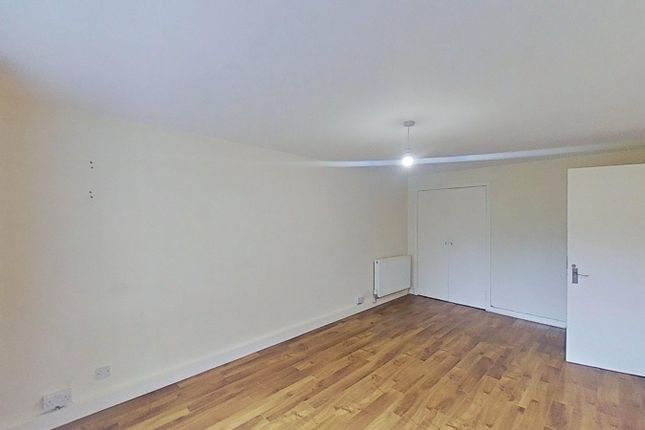 2/1,, Lochview Court, Edinburgh photo 3