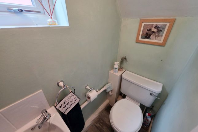 8 Orchard Grove, Doncaster photo 4