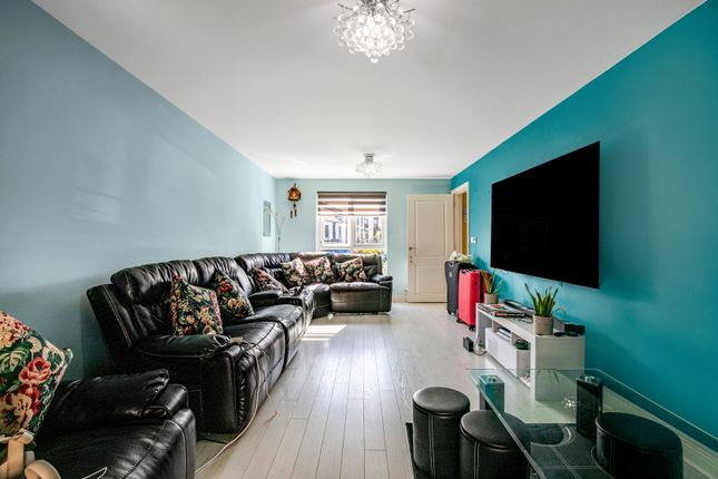 8, Eighteen Acre Drive, Bristol photo 2