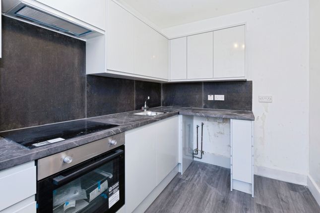 Elliman Avenue, Slough photo 3
