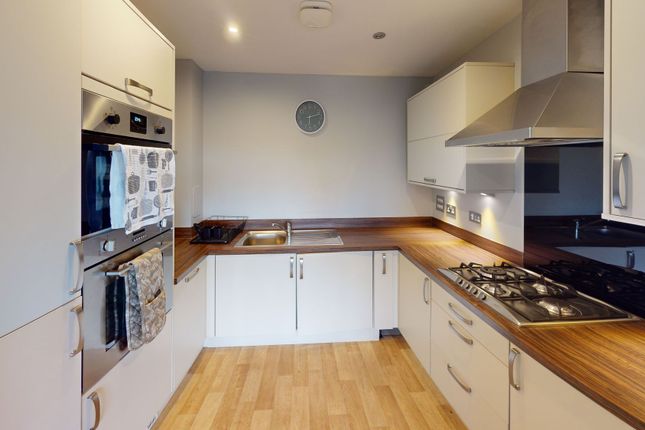 2/2 69 Station Road, Renfrew photo 4