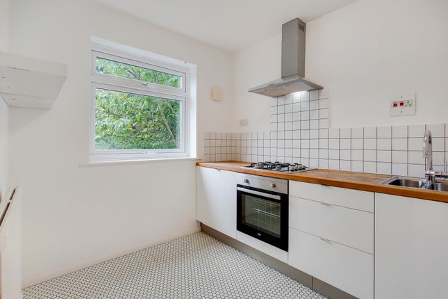 Thumbnail Flat to rent in Heathedge, Sydenham, London, Greater London