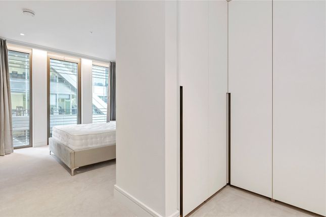 Flat to rent in Houndsditch, London