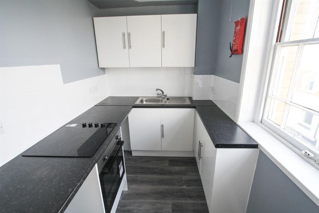 Flat 10, 130, High Street, Lowestoft photo 2