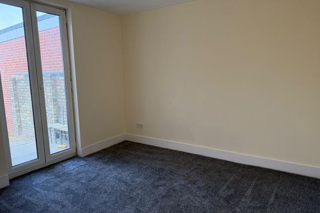 18 Purcell Road, Greenford photo 5