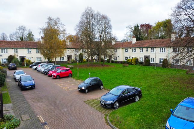 43, Guessens Court, Welwyn Garden City photo 3