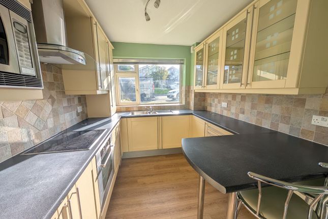 7, Chellow Gardens, Bradford photo 3