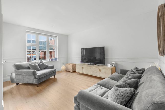 5 Frost Road, Beaconsfield photo 4