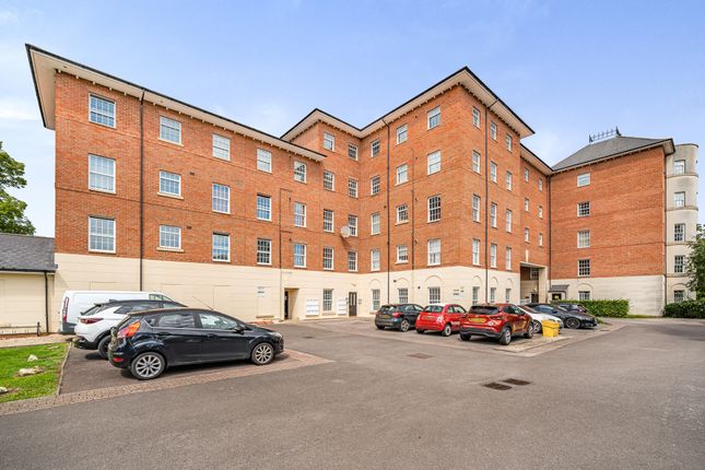 Flat for sale in Mayhill Way, Gloucester