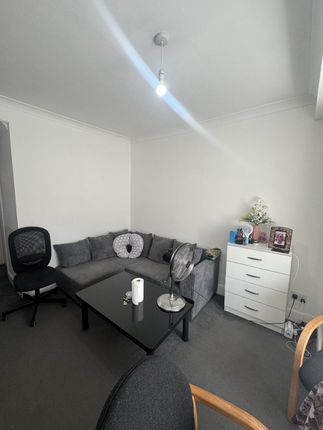 669b, High Road, Ilford photo 2