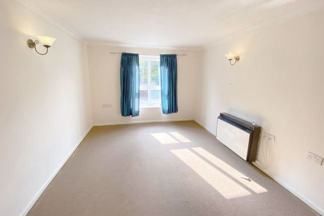 Flat for sale in Warminster