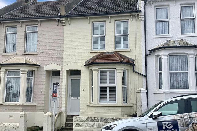 Thumbnail Terraced house to rent in Kitchener Road, Rochester