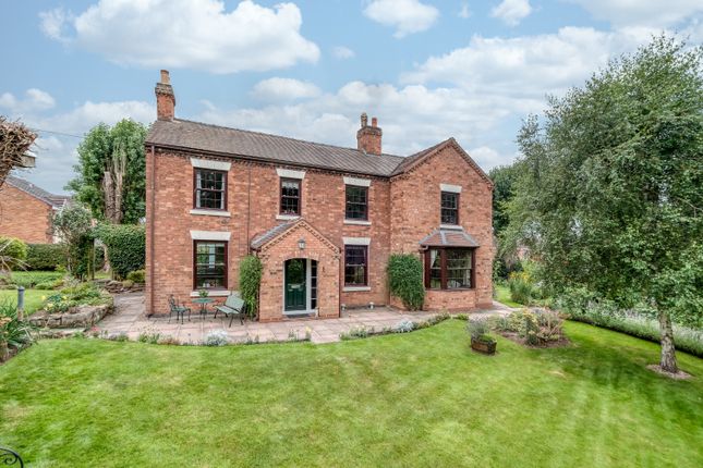 Thumbnail Detached house for sale in Stratford Road, Finstall, Bromsgrove