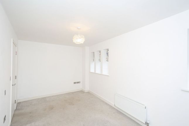 Essoldo Court, Watford photo 5