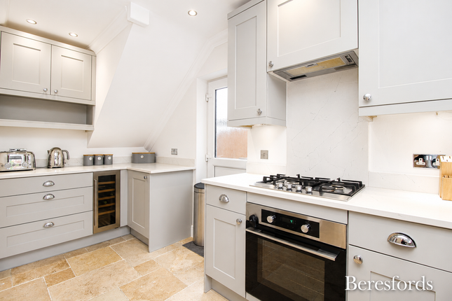 20, Lambourne Drive, Brentwood photo 5