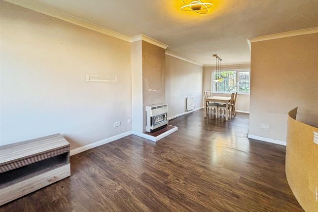 Poplar Avenue, Bradford photo 3