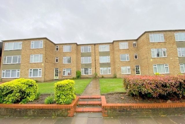 Thumbnail Flat to rent in Vale Court, 239-241 East Lane, Wembley, Middlesex