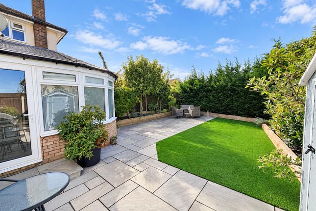 16, Stonepit Drive, Market Harborough photo 4