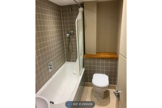 Flat, Reighton Road, London photo 4