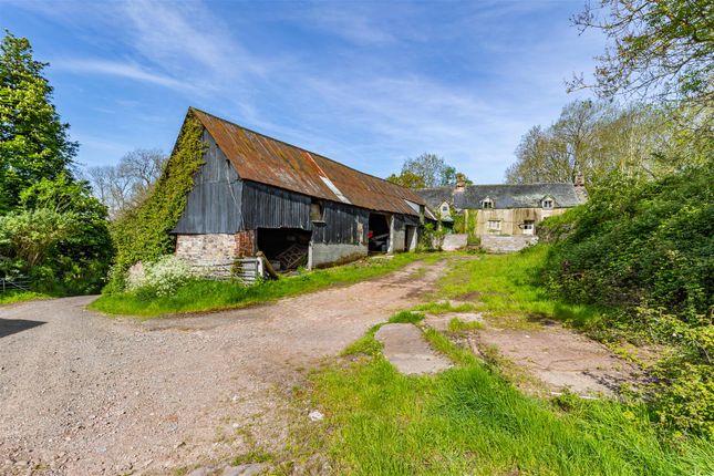Thumbnail Farmhouse for sale in Glasbury, Hereford