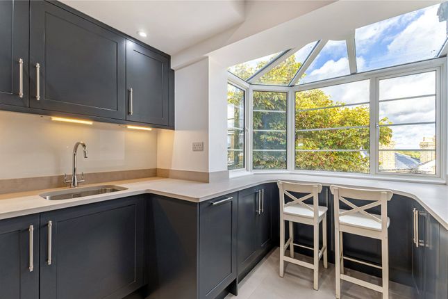18, Selwyn Court, Richmond photo 4