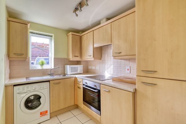 Flat 2, Peddle Court,, West End Road, Buckinghamshire photo 3