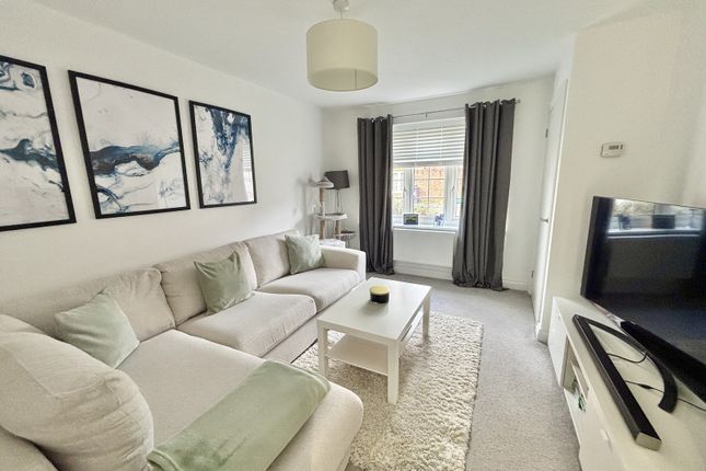 32, Clos Gelli  Wen, Swansea photo 4