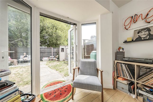 Conifer Cottages, 2d, Botsford Road, London photo 4