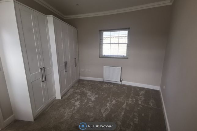 Luddington House, Stroude Road, Egham photo 4