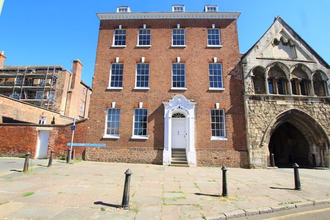 Thumbnail Room to rent in St. Marys Square, Gloucester