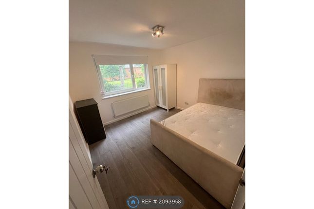 Flat to rent in Patrick Connolly Gardens, London