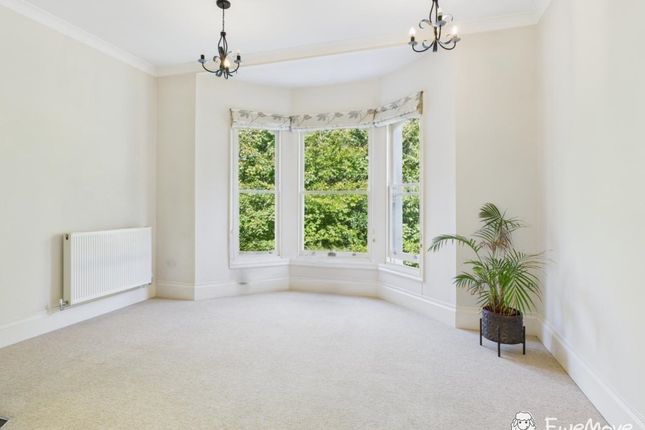 Flat 4, Glenfern, 2 Archers Road, Southampton photo 3