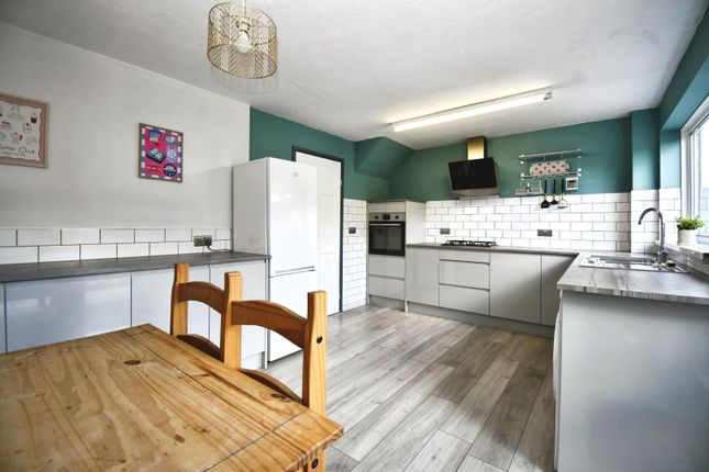 8, St. James Close, Hull photo 4