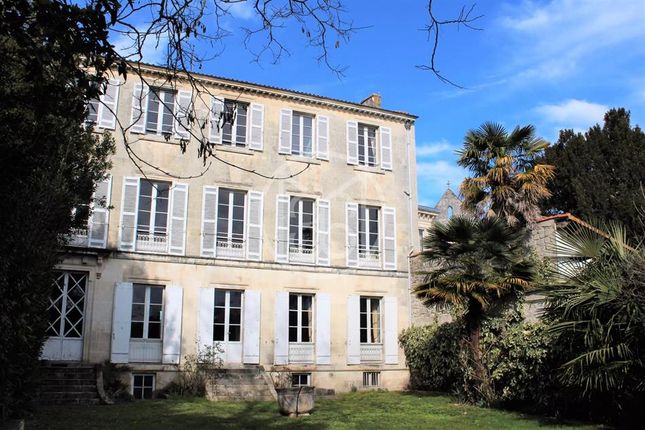 Property for sale in Saintes, 17100, France, Poitou-Charentes, Saintes, 17100, France
