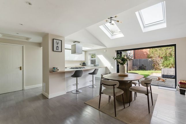 12 Northbourne Road, Swindon photo 2