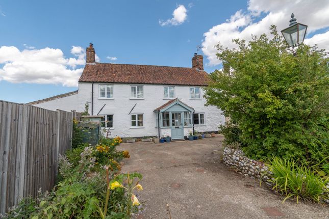 Holmdale, Wood Norton Road, Stibbard photo 4