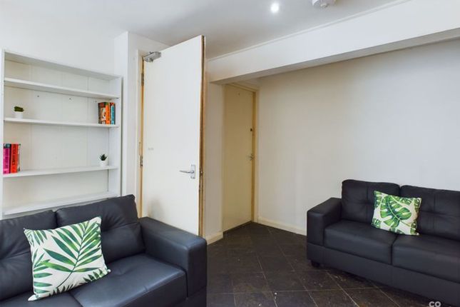 Room 2, 72 Upper Lewes Road, Brighton photo 4