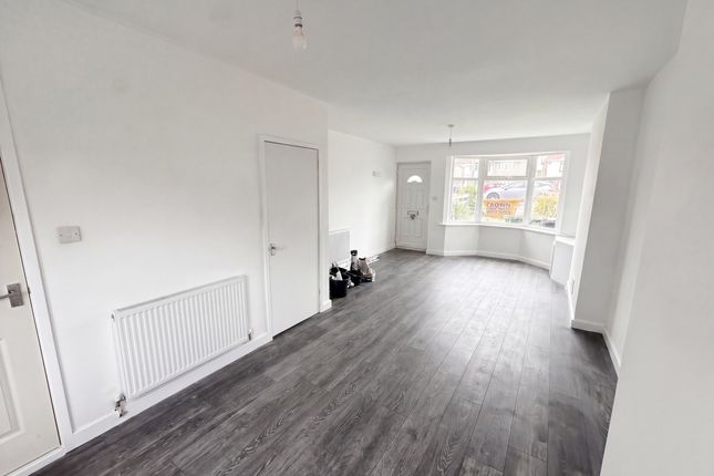 117, Camp Hill Road, Nuneaton photo 3