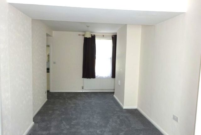 12, Wickham Street, Rochester photo 3