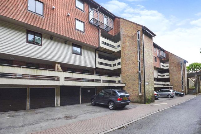 Thumbnail Flat for sale in Kingsway Gardens, Andover, Hampshire
