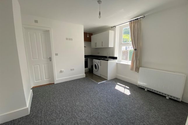 Flat to rent in Okehampton, Devon