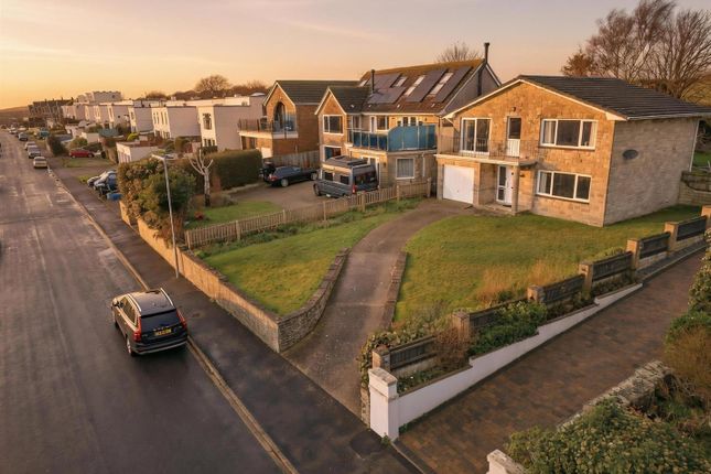 18, Brackendown Avenue, Weymouth photo 2