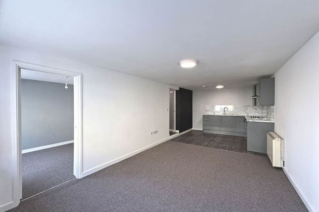Flat 2, 40 Long Street, Dursley photo 4